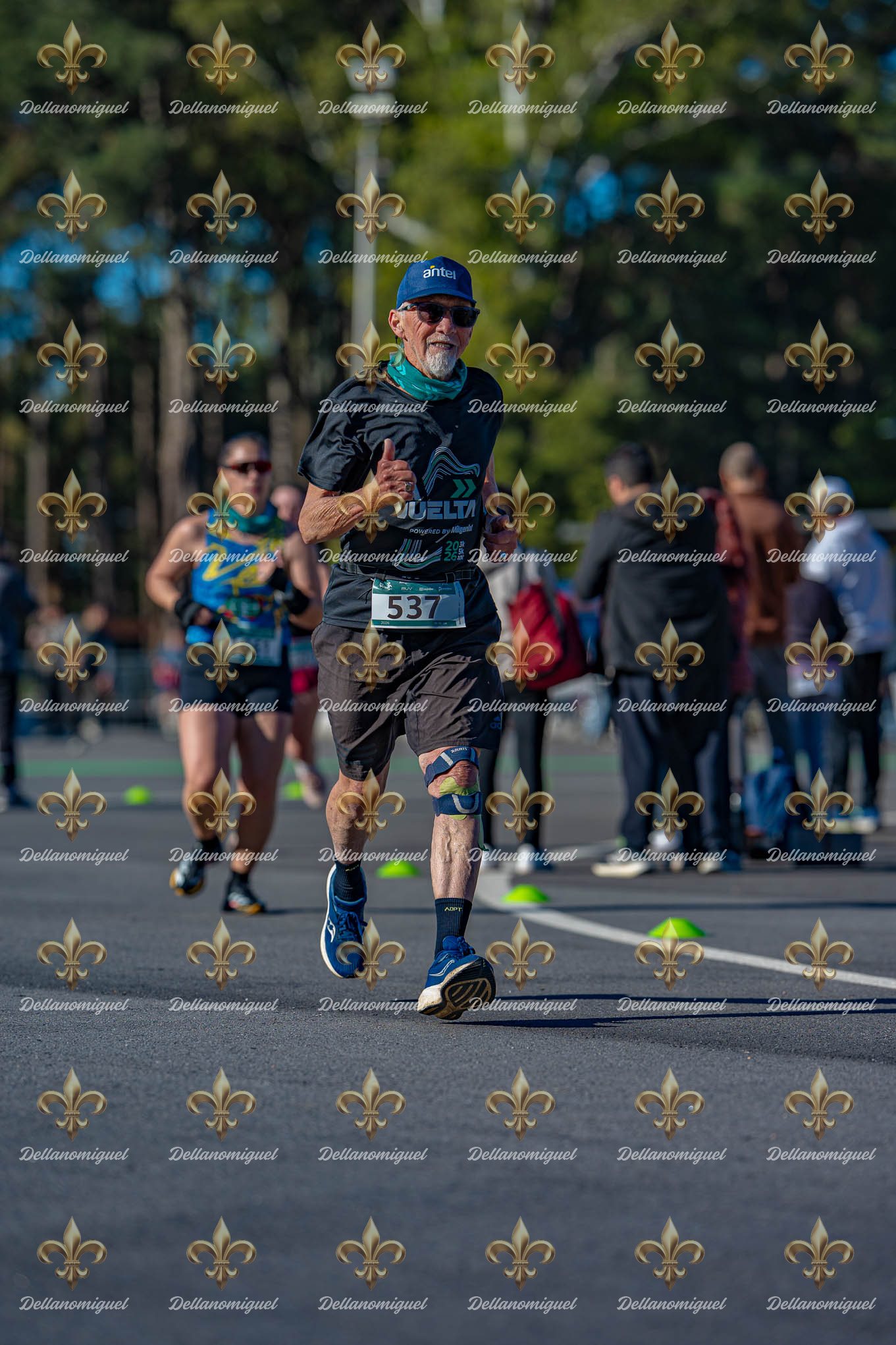 LA VUELTA RUNNING