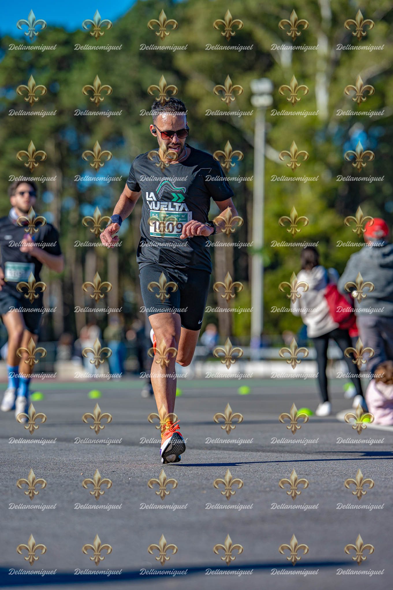 LA VUELTA RUNNING