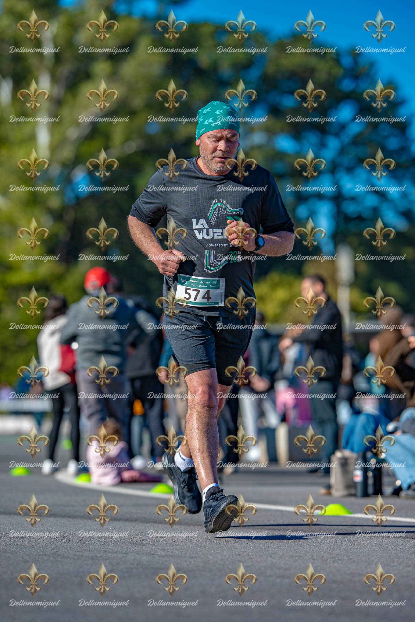 LA VUELTA RUNNING